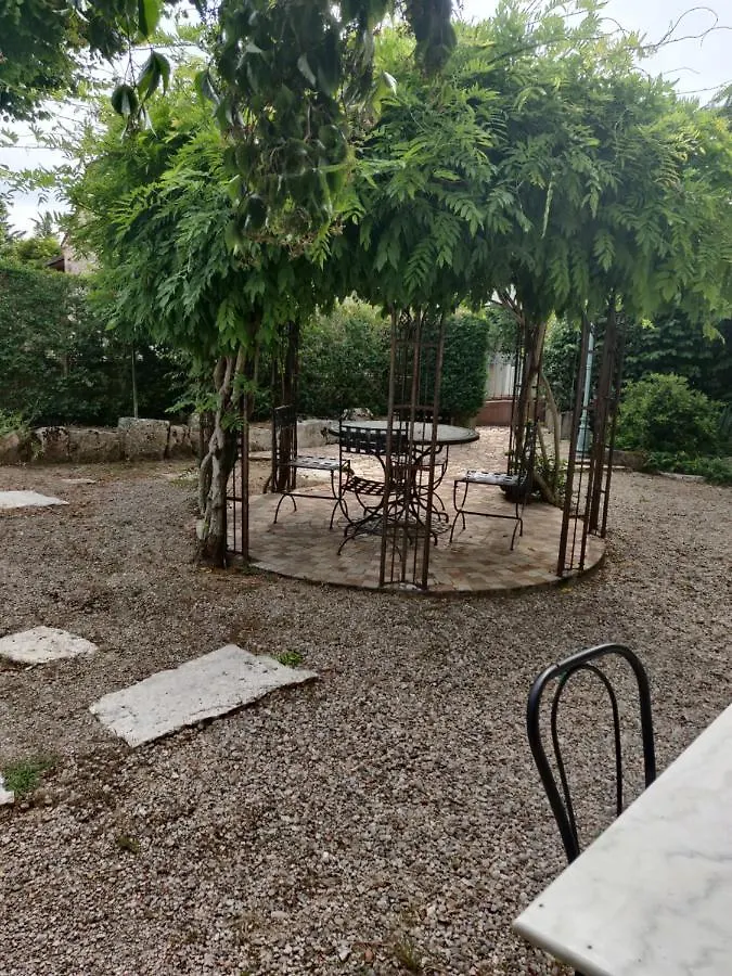 Le Logis De Lou Bed & Breakfast Blars 0*,